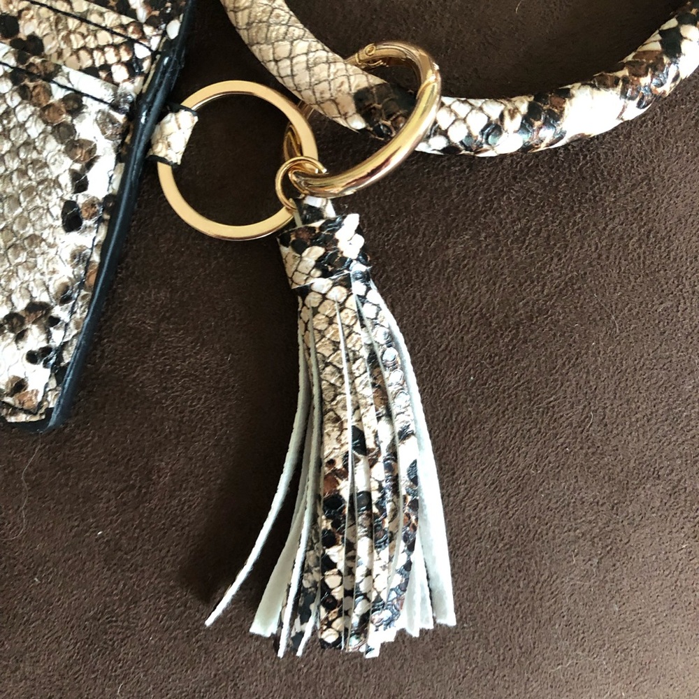 🖤🤎 Cardholder & Keychains with Bangle 🤎🖤 - Picture 6 of 7